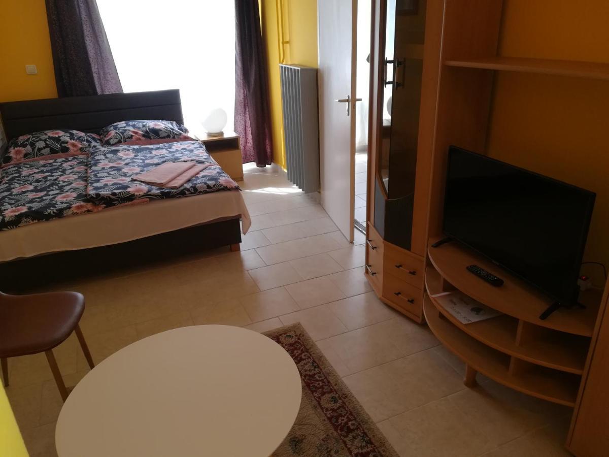 Tarr-Timea Apartmanok เคสเท ภายนอก รูปภาพ