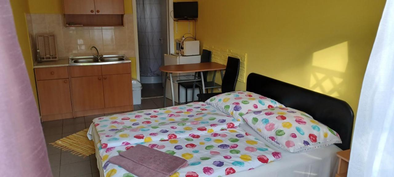 Tarr-Timea Apartmanok เคสเท ภายนอก รูปภาพ