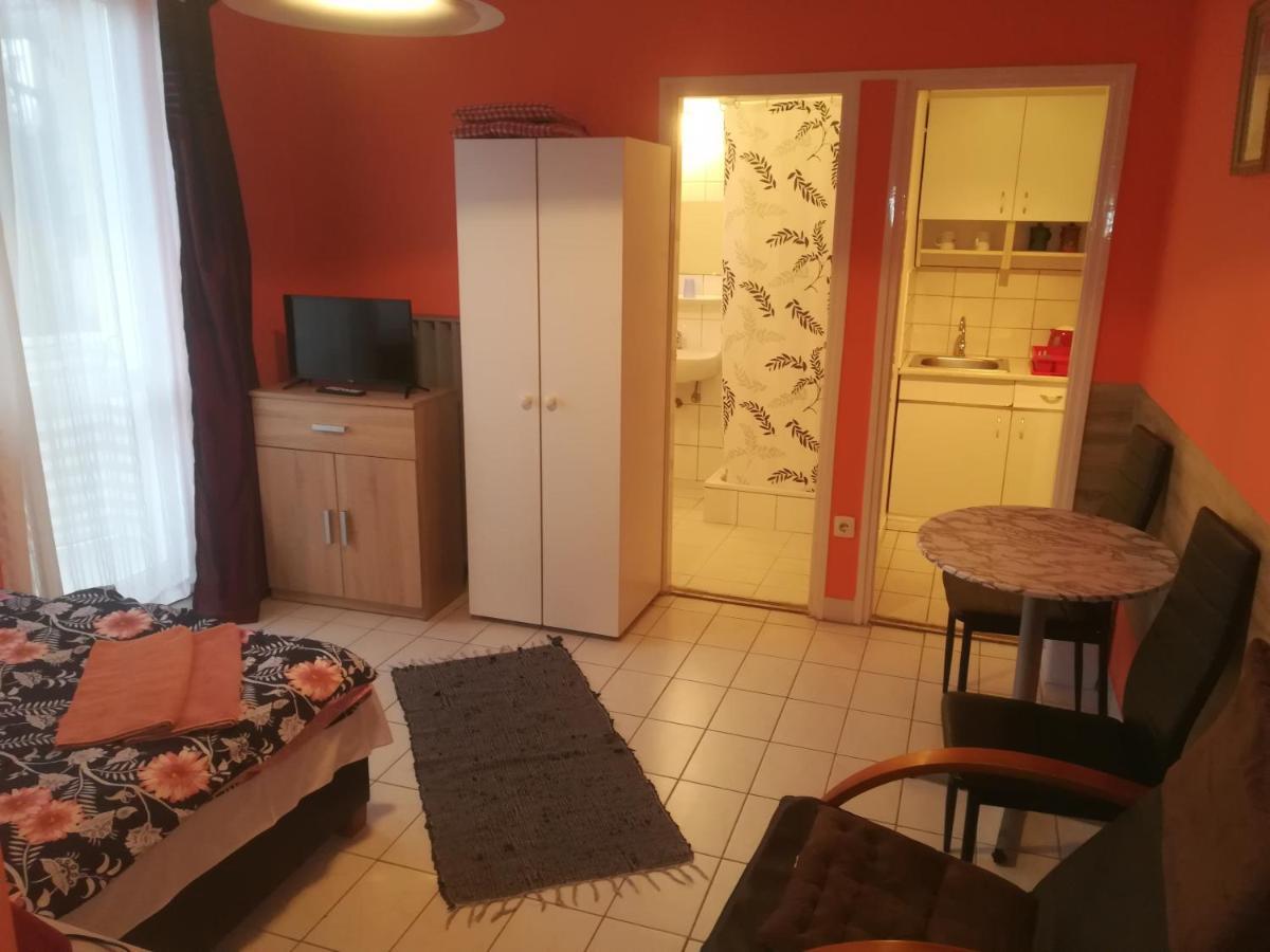 Tarr-Timea Apartmanok เคสเท ภายนอก รูปภาพ